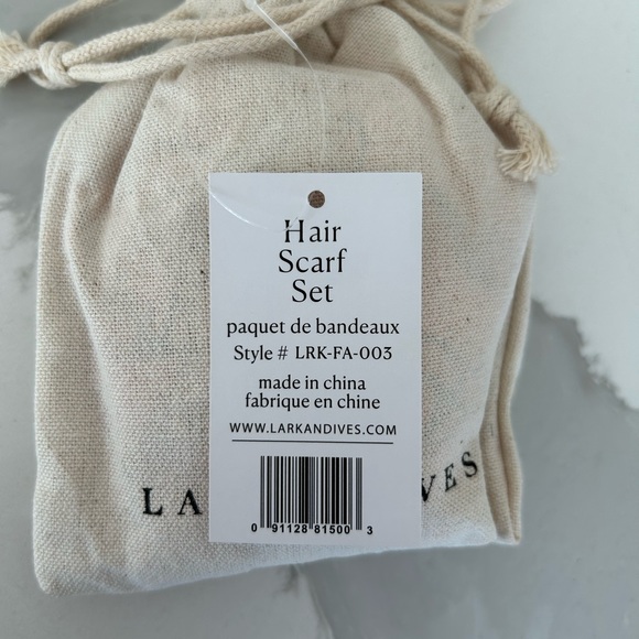 New Lark & Ives scarf set - Picture 4 of 4